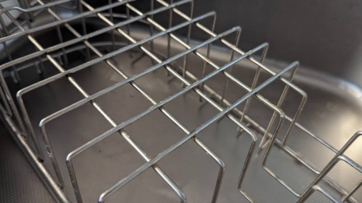 水垢が気になる水切りカゴ