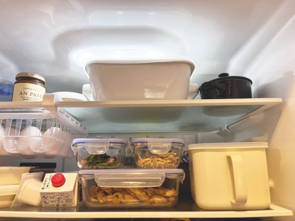 1Ｌサイズには370mlの容器を2つ並べて上に重ねられる