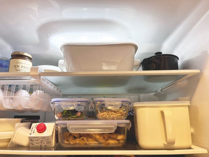 1Ｌサイズには370mlの容器を2つ並べて上に重ねられる