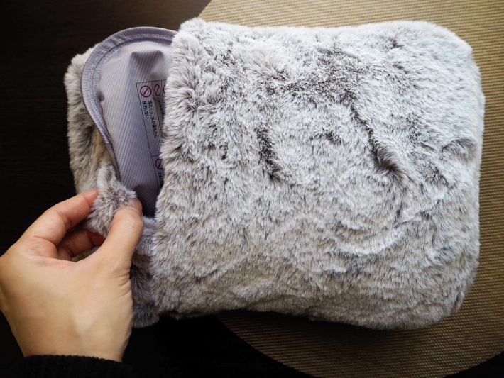 3coins_hotwaterbottle_202312_1_10