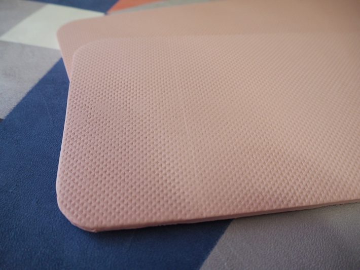 ダイソー「プランクトレーニングマット」