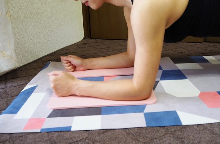 ダイソー「プランクトレーニングマット」