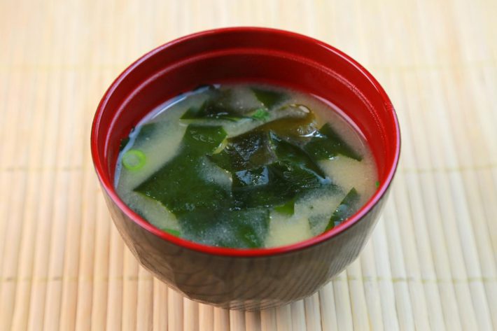 海藻たっぷりの味噌汁