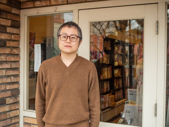 遊廓専門の「カストリ出版」と「カストリ書房」を経営する渡辺豪さん