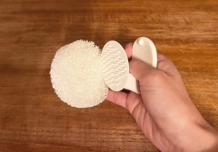 スポンジは着脱可能でお手入れも簡単