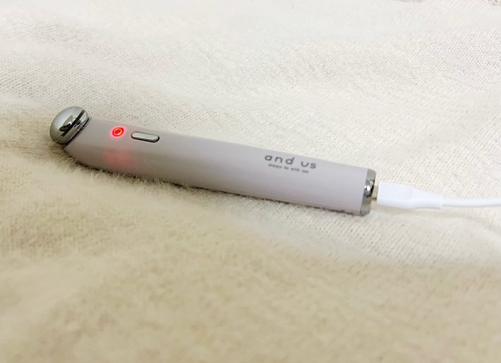 3coins「目元ケア美顔器」