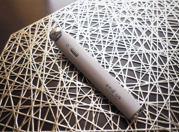 3coins「目元ケア美顔器」