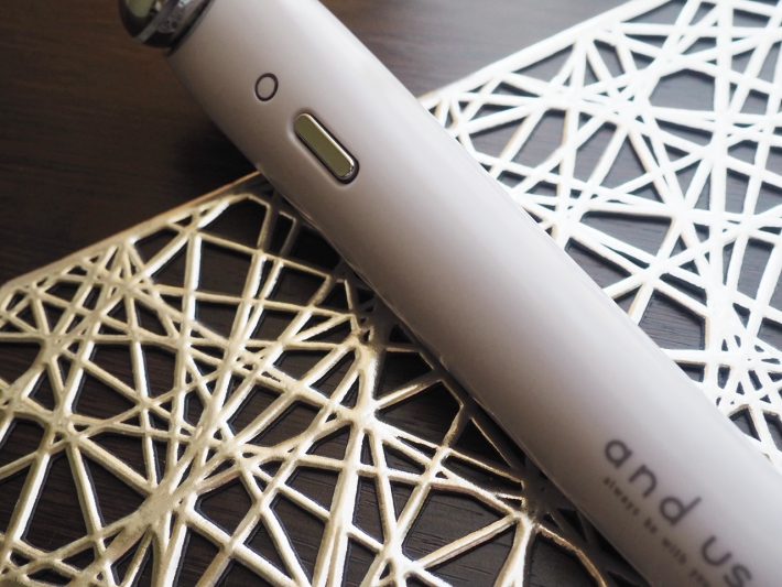 3coins「目元ケア美顔器」