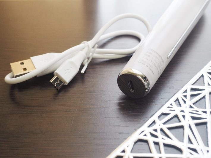 3coins「目元ケア美顔器」