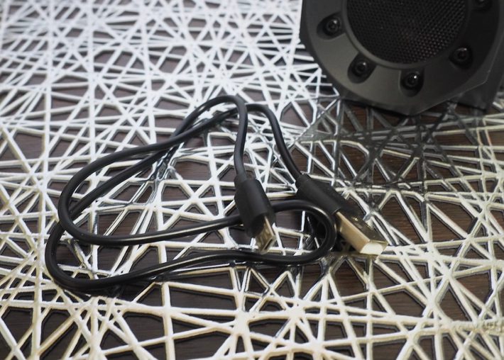 3COINS「置くだけスピーカー」