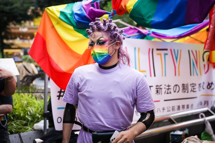 性的少数者に向けられた差別発言に対する抗議活動に参加するラビアナさん