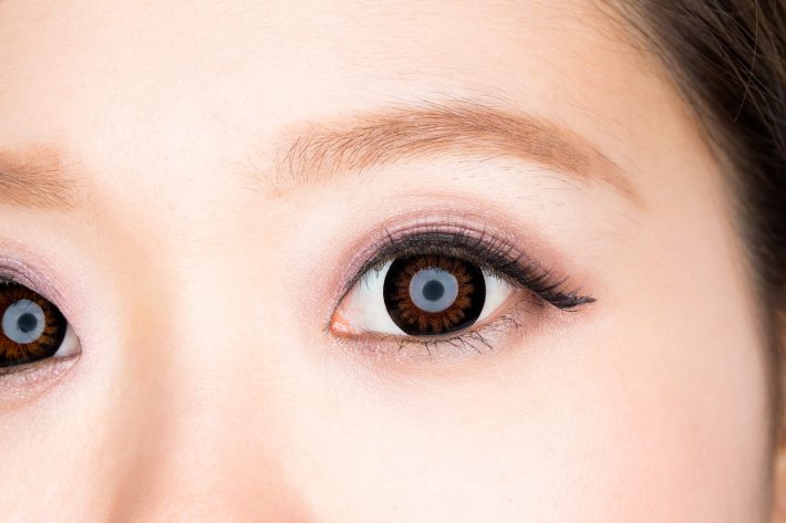 カラーコンタクト