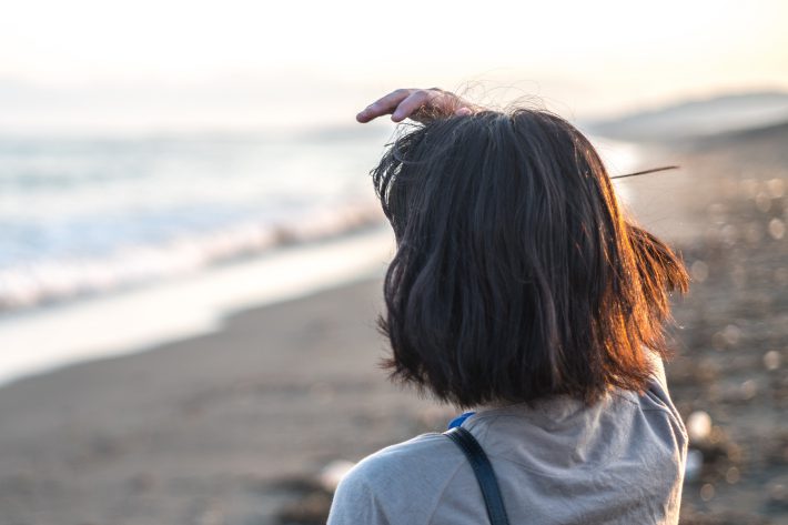 ビーチにいる女性