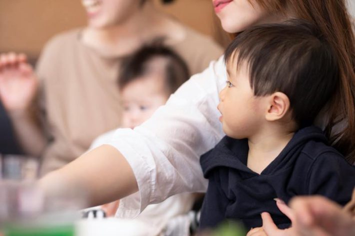 地方40代独身女性202403