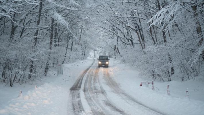 地方40代独身女性202403