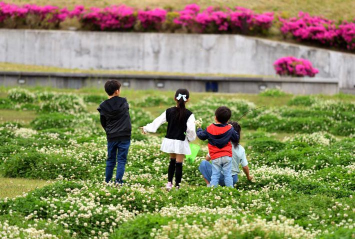 遊んでいる子ども