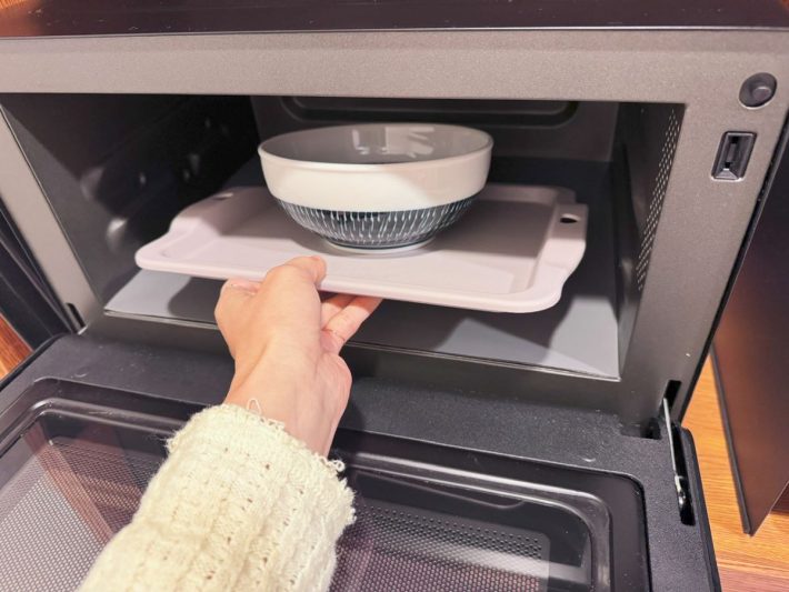 トレーが熱くならずお皿の取り出しがラク