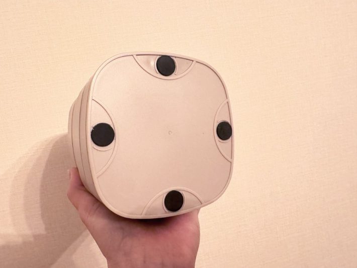 底面には滑り止めが付いている