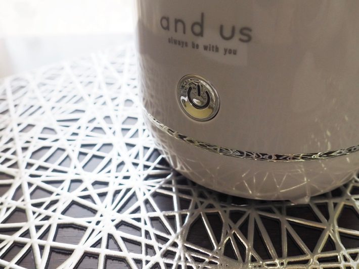 3COINS「卓上フェイススチーマー」