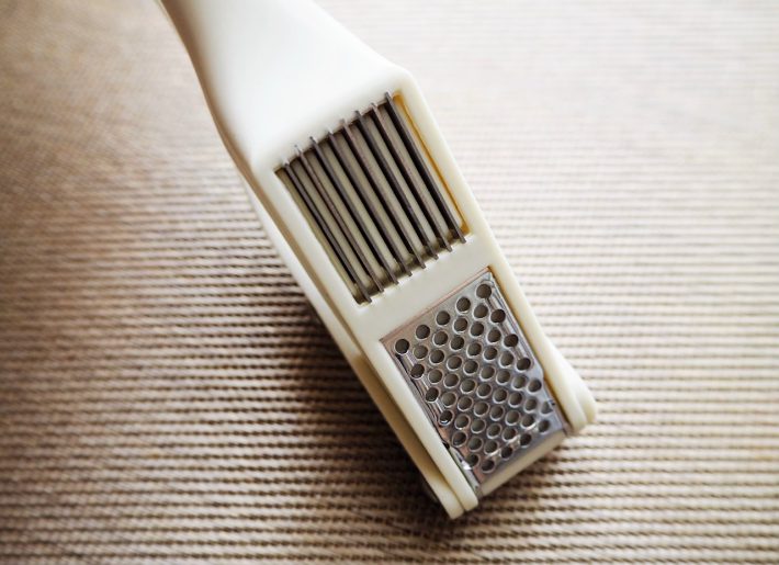 3COINS「ガーリックプレス＆スライサー」