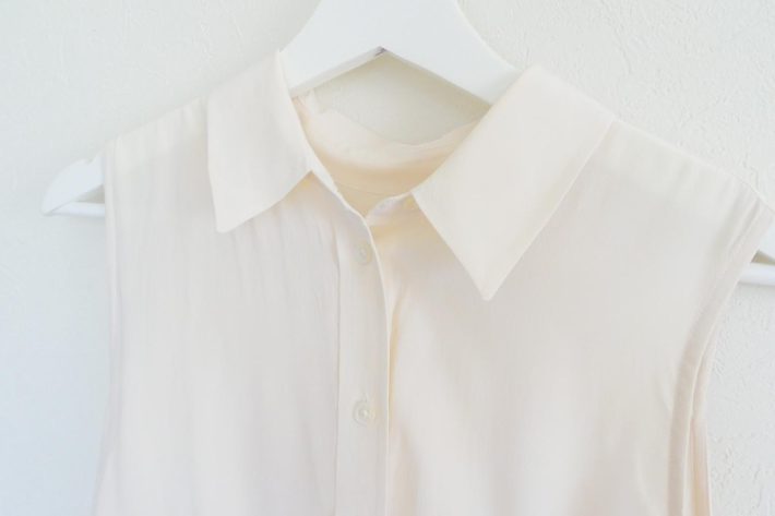 4月半ばから着始めるノースリーブのシャツ