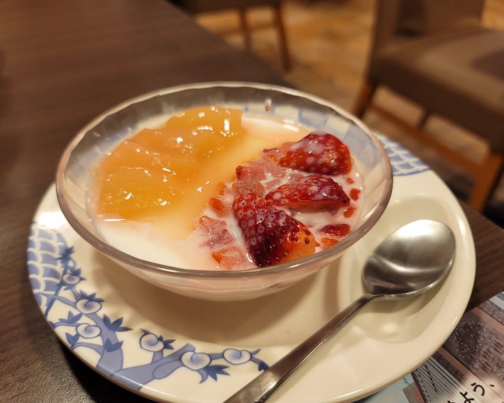 苺と白桃のアンニン　439円