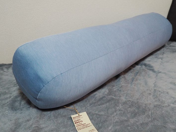 背当てにもなるひんやり抱きまくら