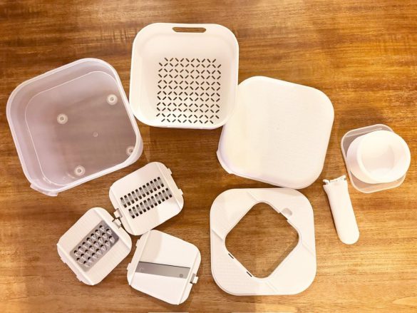 入っているのは9つのパーツ