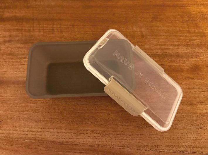 パッキン付きのランチボックス