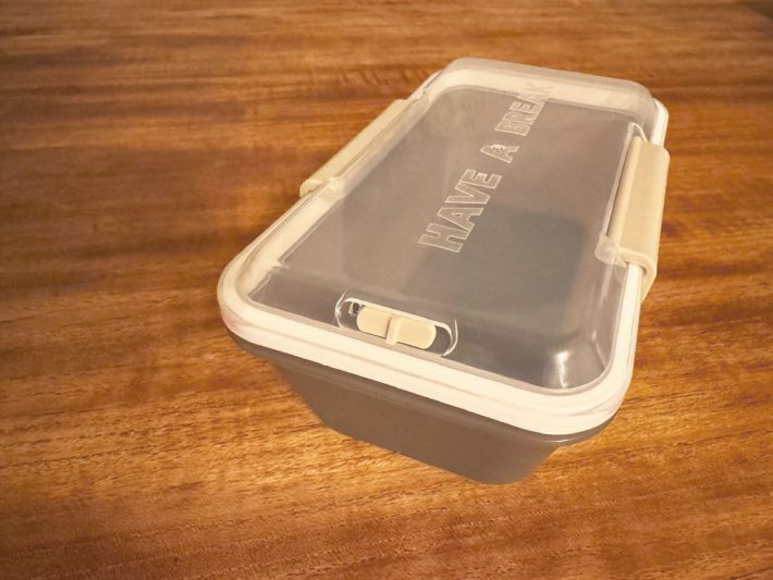 フタに通気弁がついている