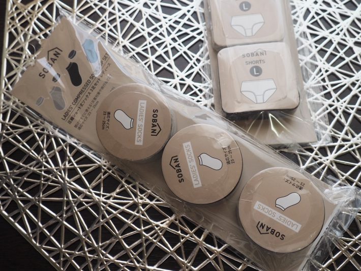 3COINS「圧縮ソックス＆ショーツ」