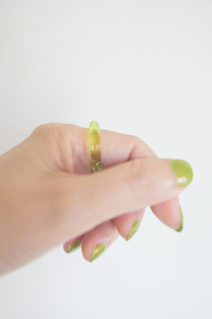 「moku」のガラスのリング