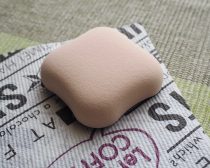 ファンデーションが染みこみにくいパフ