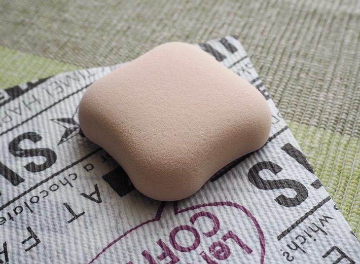 ファンデーションが染みこみにくいパフ