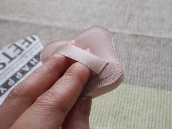 ファンデーションが染みこみにくいパフ