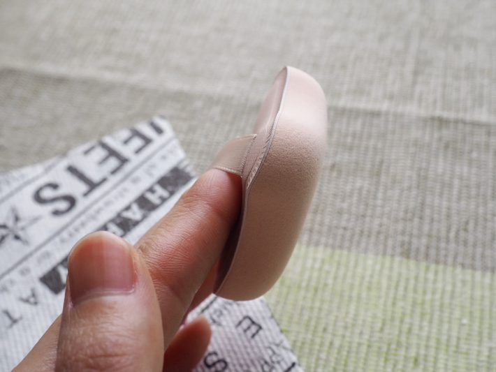 ファンデーションが染みこみにくいパフ