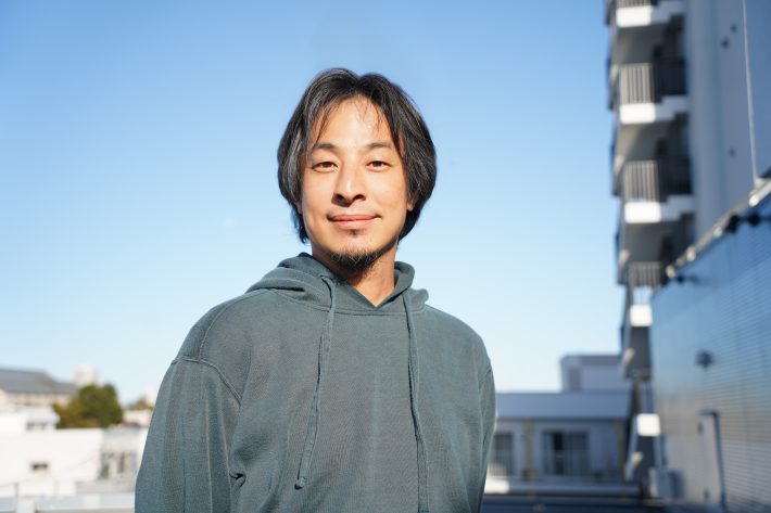 『世界の果てに、東出・ひろゆき置いてきた』