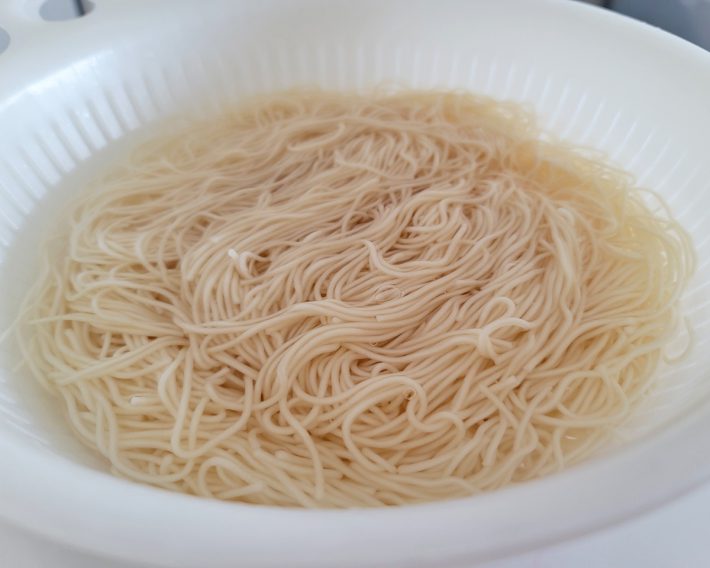 そうめんを氷水に浮かべるのは厳禁