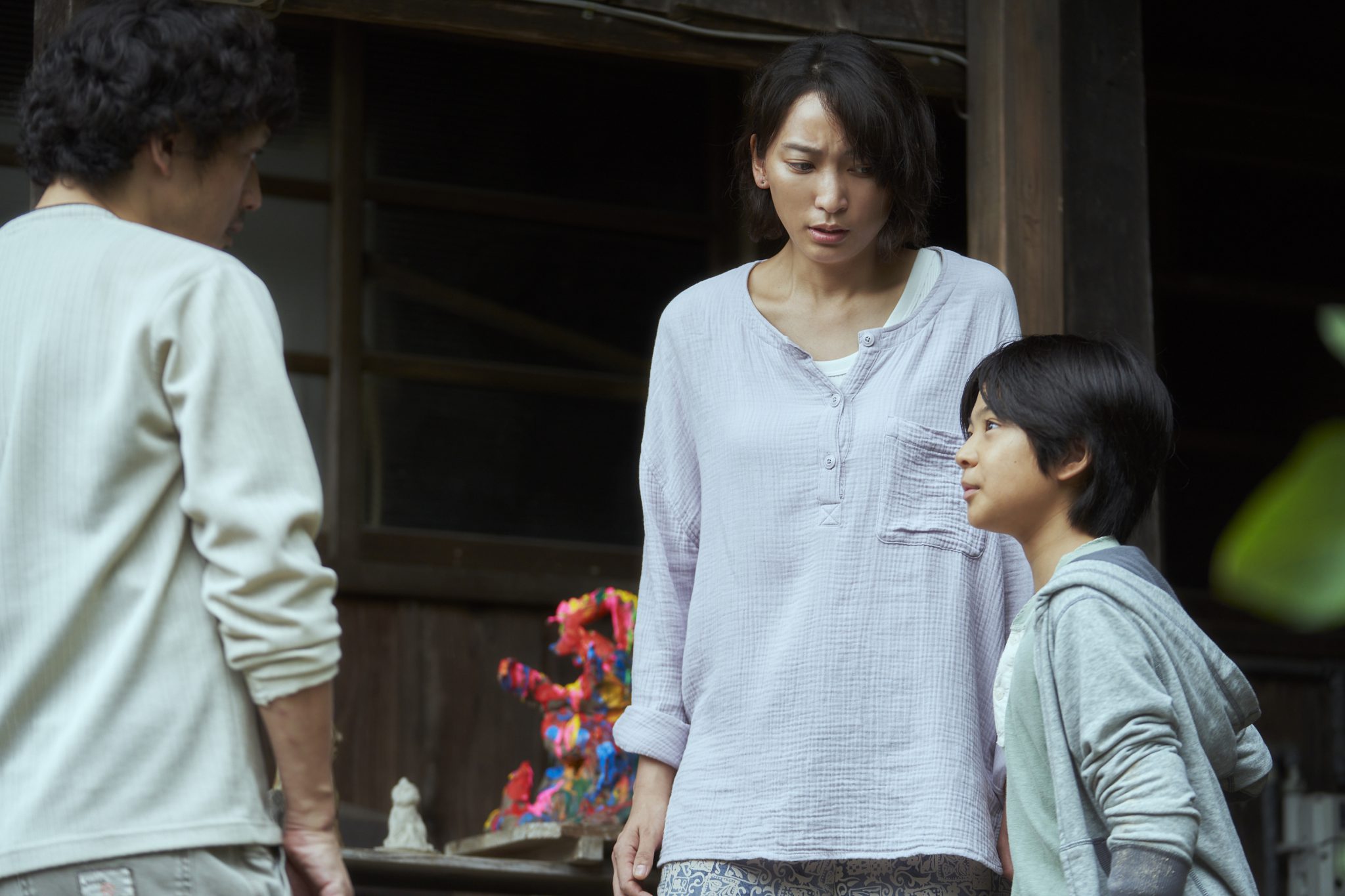 パリで完璧ともいえる生活をおくる3児の母・杏。「母親が似合わない」印象さえ抱かせる新作での姿 | 女子SPA! | ページ 2