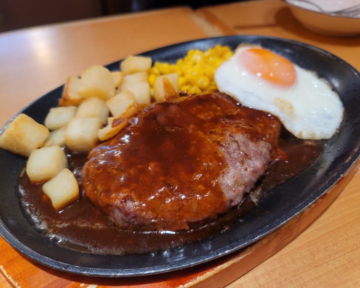 ハンバーグステーキ　400円