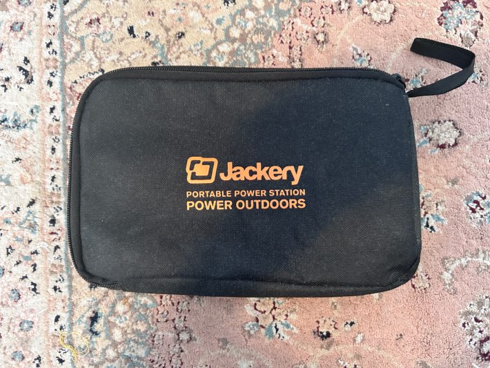 コンパクトなポーチ