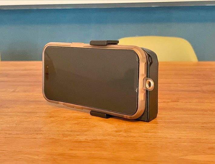 横向きでも一応自立する