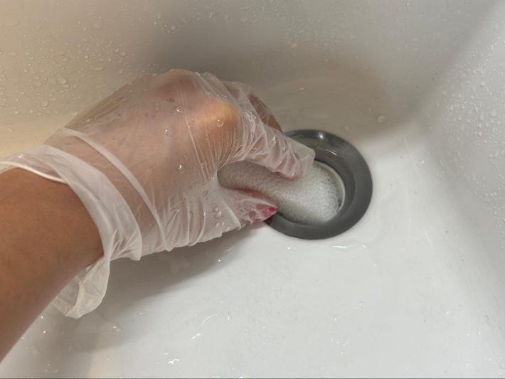 細長いので排水溝の中も