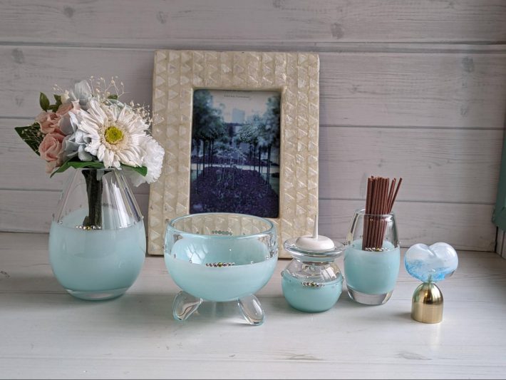 ガラスの仏具（以下、写真提供はBee-S）