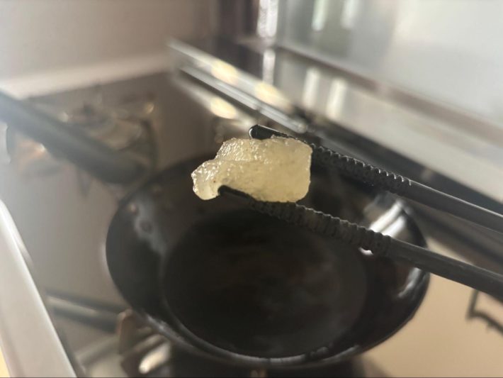 油が垂れることなく、ゼリー状にとどまる