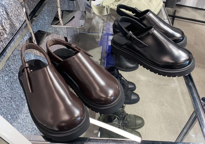 クロッグシューズ／UNIQLO