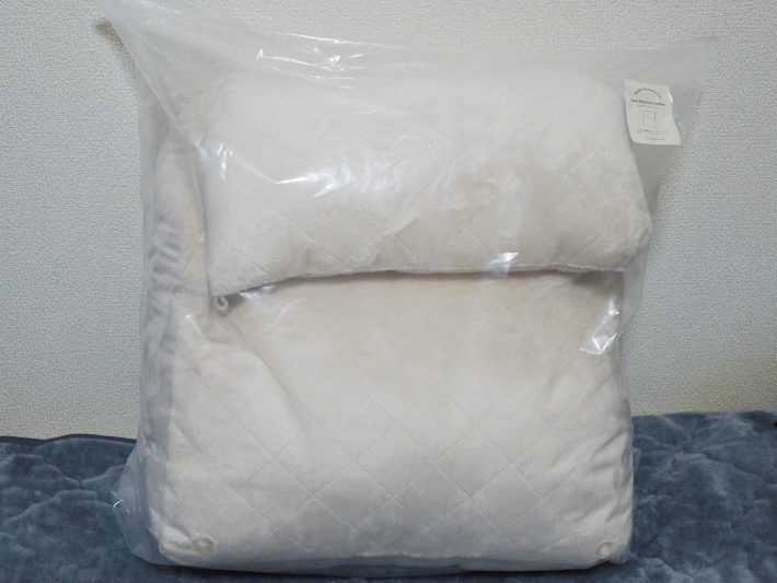 3COINS「2way背もたれクッション」