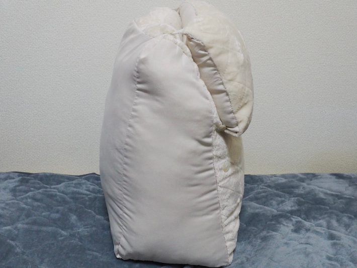 3COINS「2way背もたれクッション」