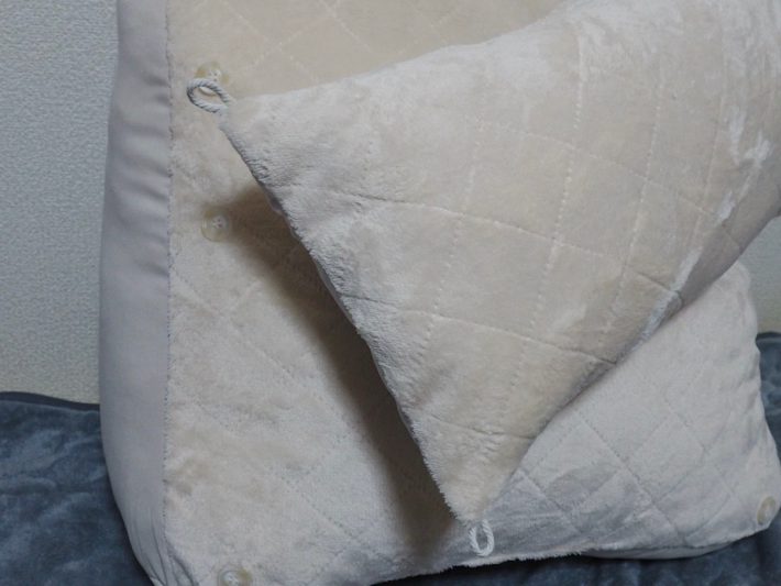 3COINS「2way背もたれクッション」