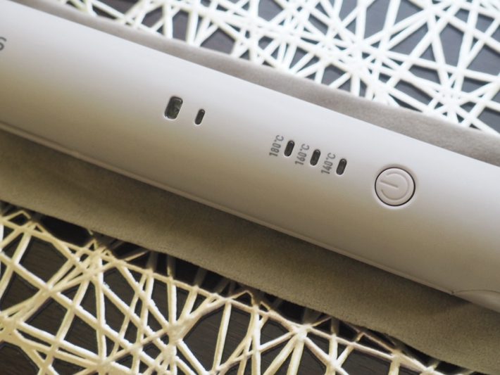 3COINS「ストレートアイロン」